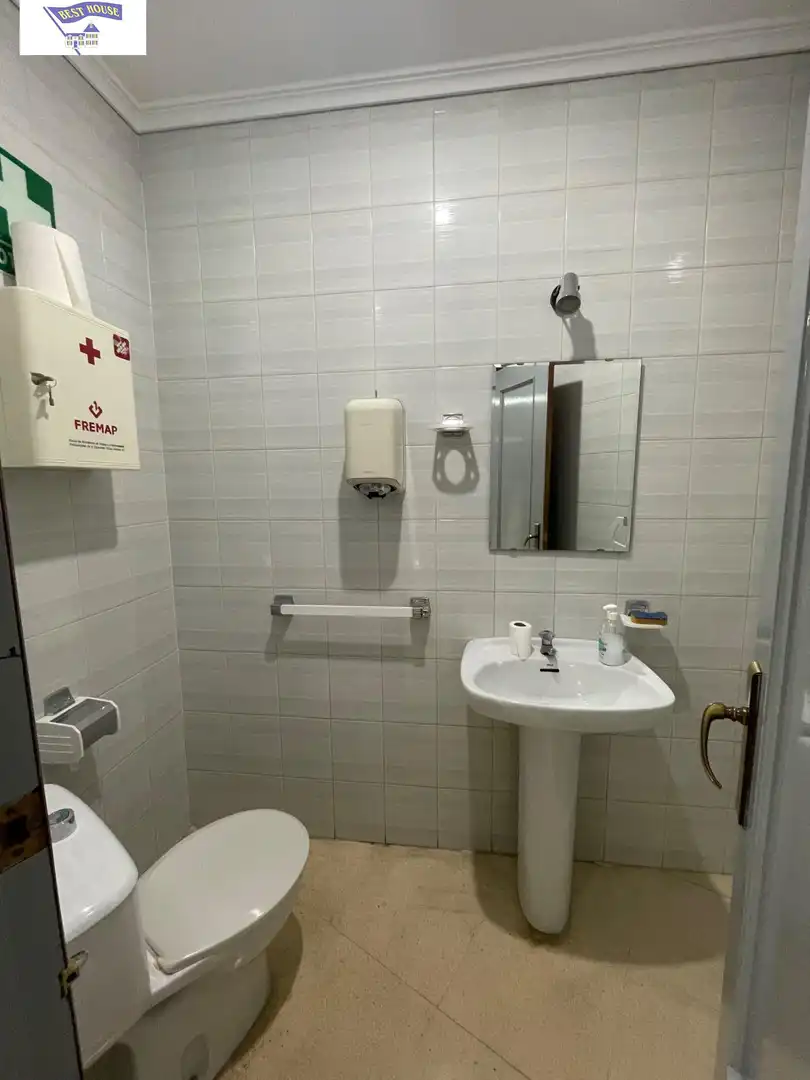 Baño de Oficina de alquiler en Albacete