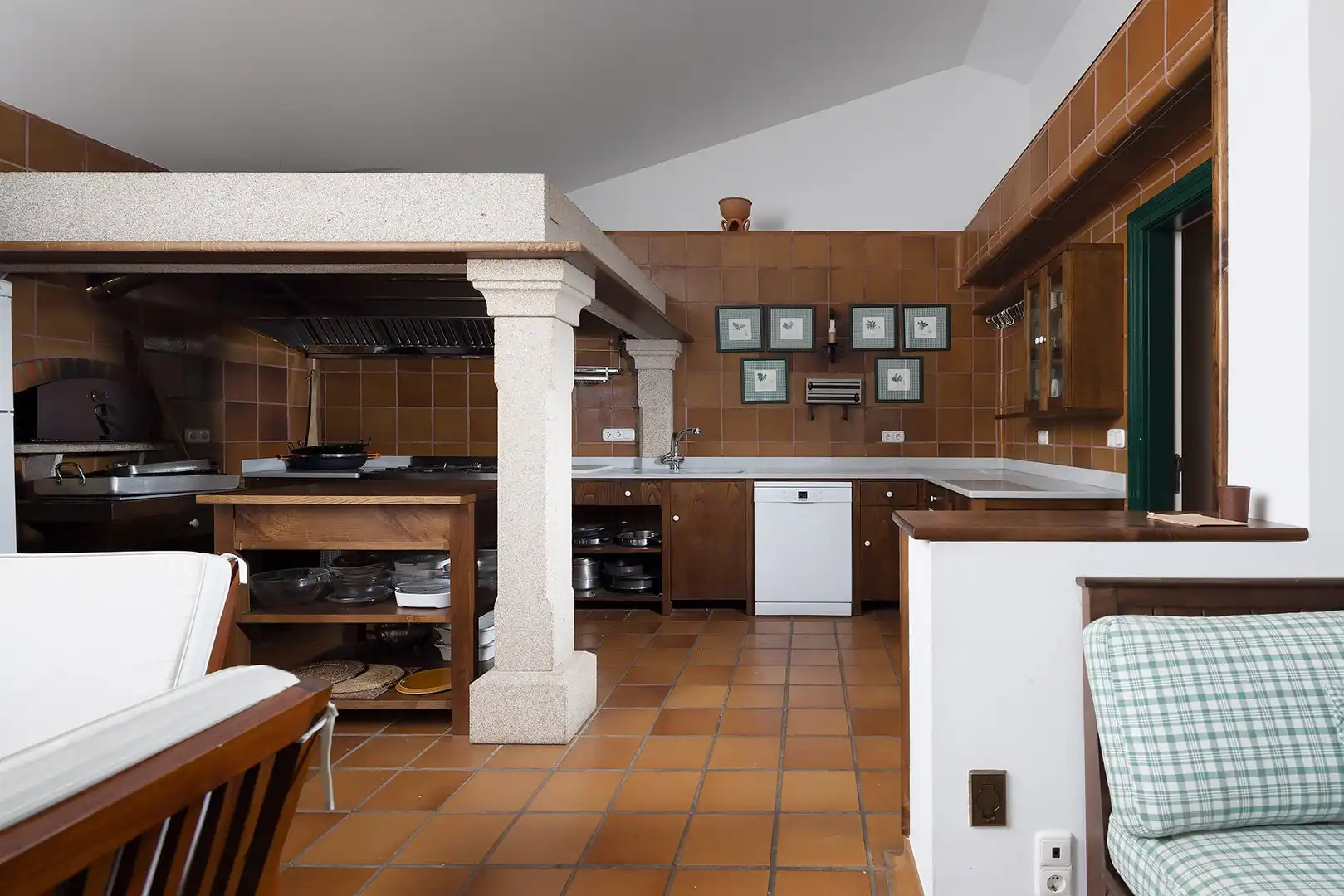 Cocina de Casa o chalet en venta en Oleiros con Calefacción, Jardín privado y Parquet