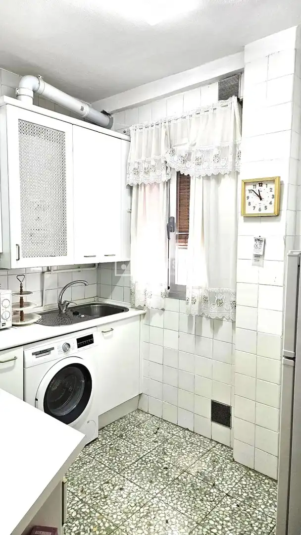 Kitchen of Flat for sale in Madrid  with Heating, Parquet flooring and Terrace