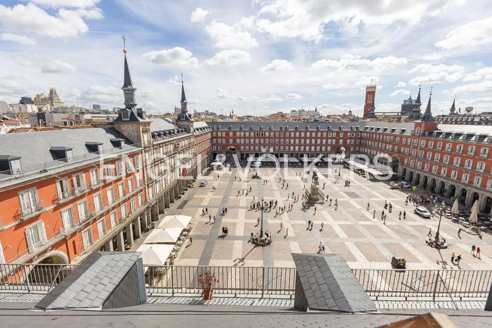 Vista exterior de Àtic en venda en Madrid amb Aire condicionat, Calefacció i Terrassa