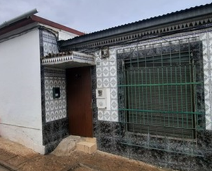 Exterior view of Single-family semi-detached for sale in Badajoz Capital