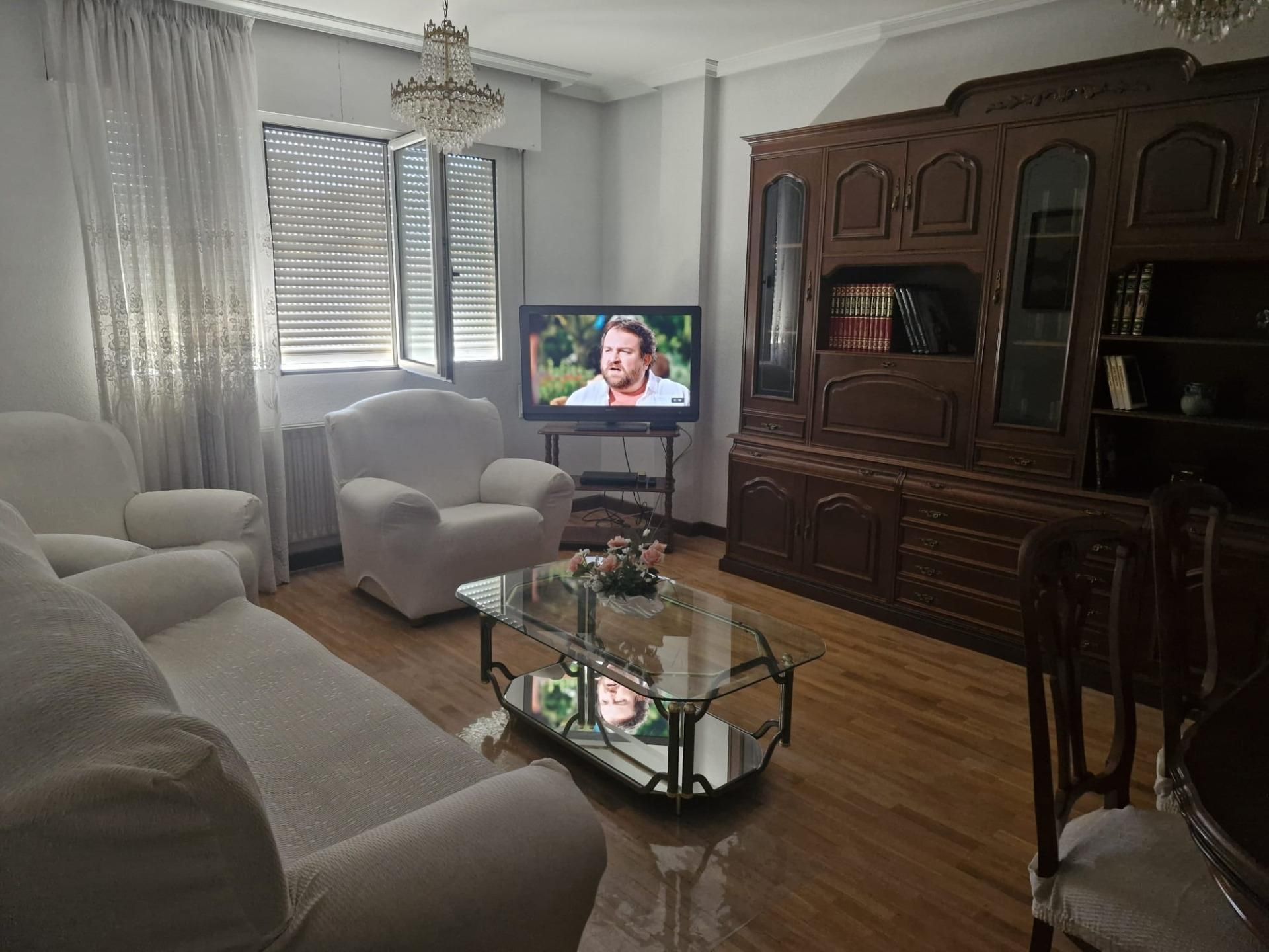 Wohnzimmer von Wohnung miete in Aranda de Duero mit Heizung