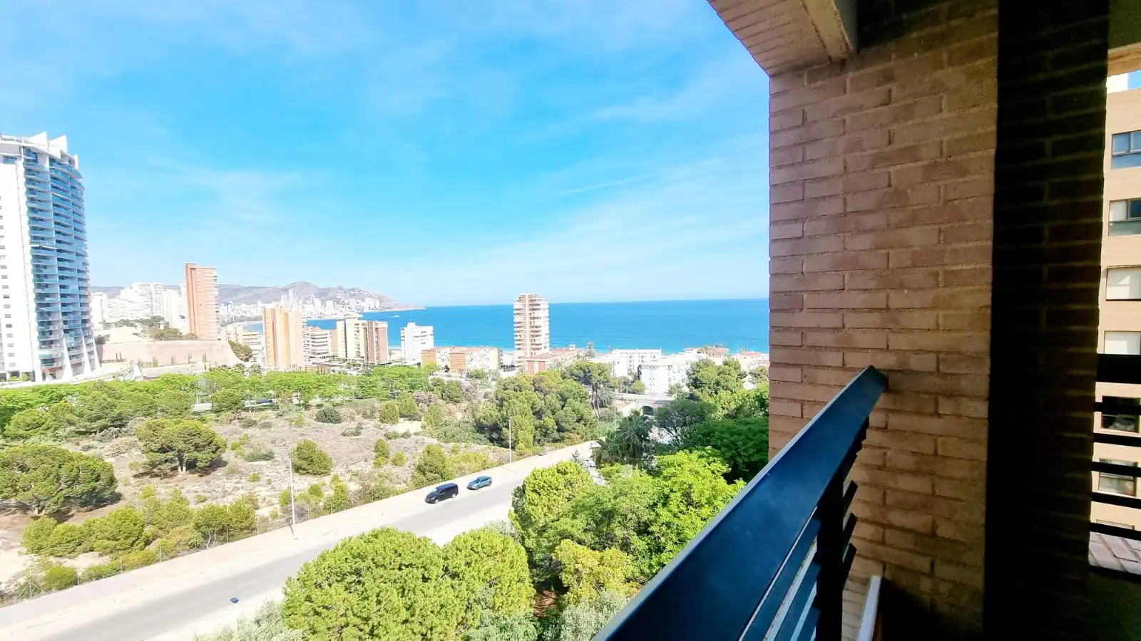 Vista exterior de Ático en venta en Benidorm con Aire acondicionado, Jardín privado y Terraza
