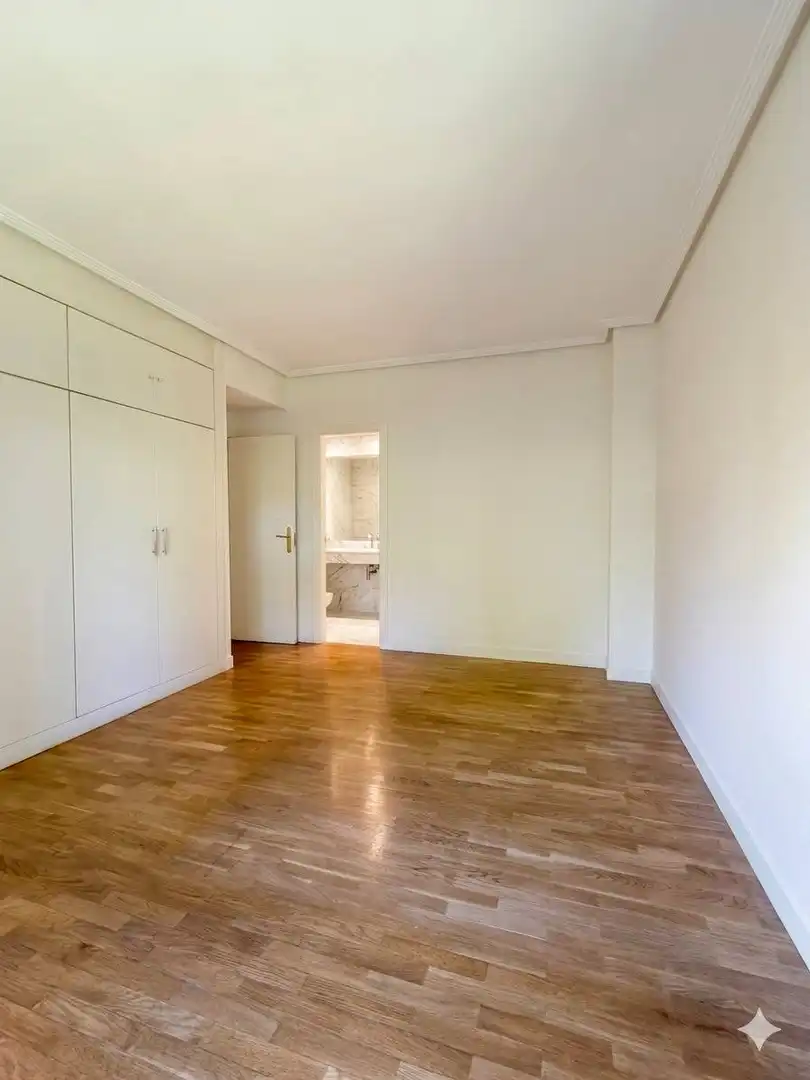 Bedroom of Ground floor for sale in La Moraleja  with Air Conditioner, Heating and Private garden