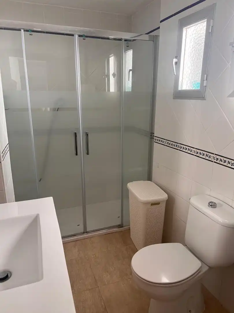 Baño de Piso de alquiler en Ronda con Amueblado