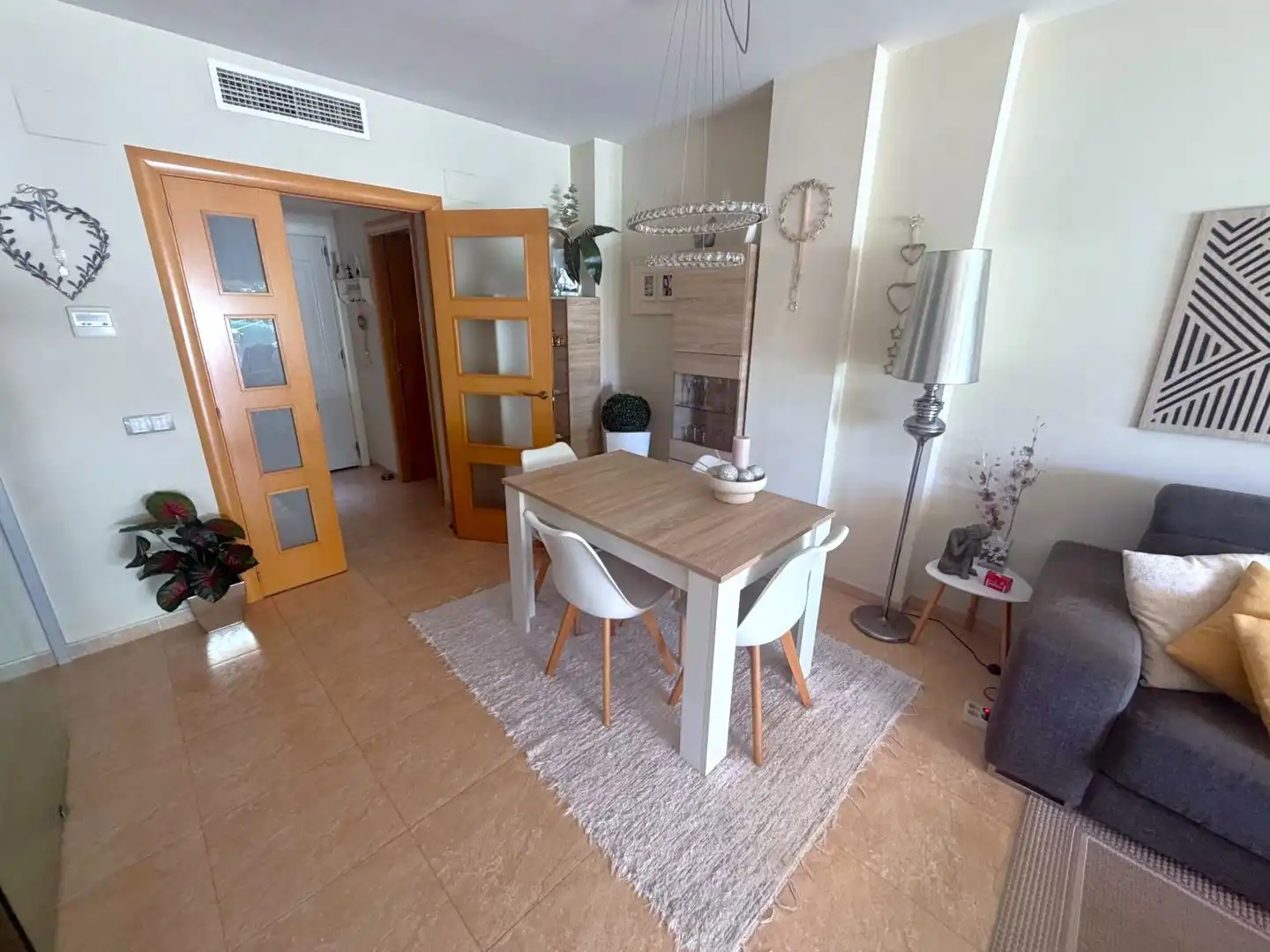Comedor de Casa adosada en venta en El Vendrell con Aire acondicionado, Calefacción y Jardín privado