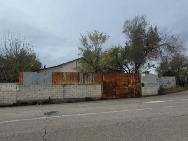 Casa-chalet en Venta en Zona Industrial