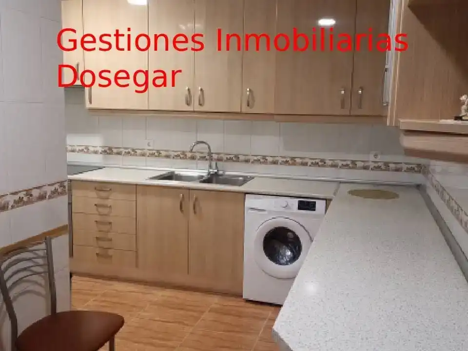 Cuina de Pis en venda en Pedro Muñoz amb Jardí privat, Traster i Moblat