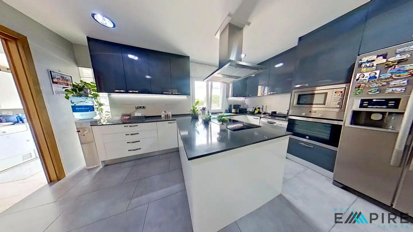 Semi-detached house with pool for sale in Ugena, imagen 30