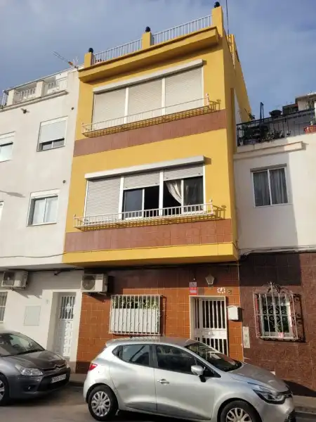 Casa amb terrassa en venda a Calle Fernando Chirino 8