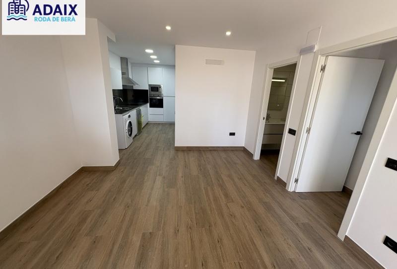 Foto 1 de Planta baixa en venda a Roda de Berà, Tarragona