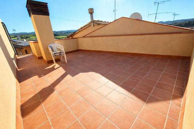 Dúplex en Venta en Carrer de la Font en Olost