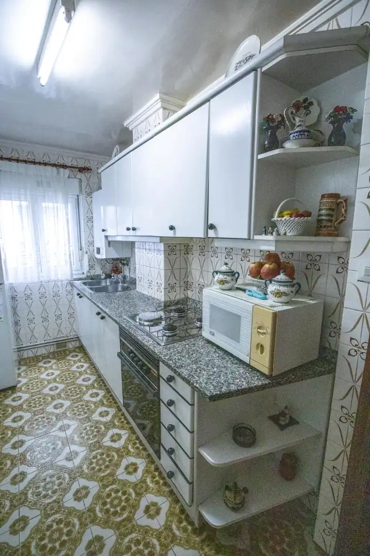 Cocina de Piso en venta en Santander con Calefacción y Amueblado
