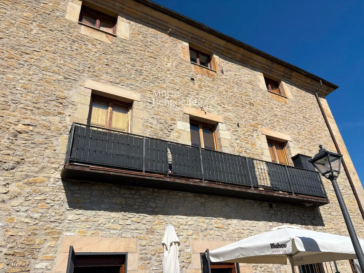 Vista exterior de Pis en venda en Vitoria - Gasteiz amb Calefacció, Terrassa i Moblat