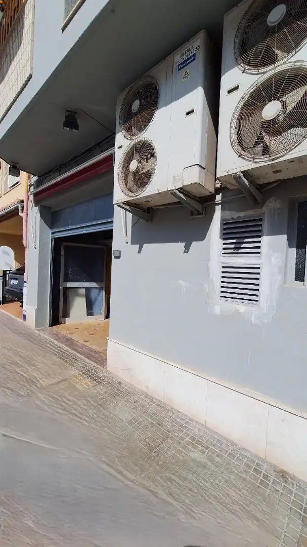 Local comercial de lloguer a Carrer de Fortaleny