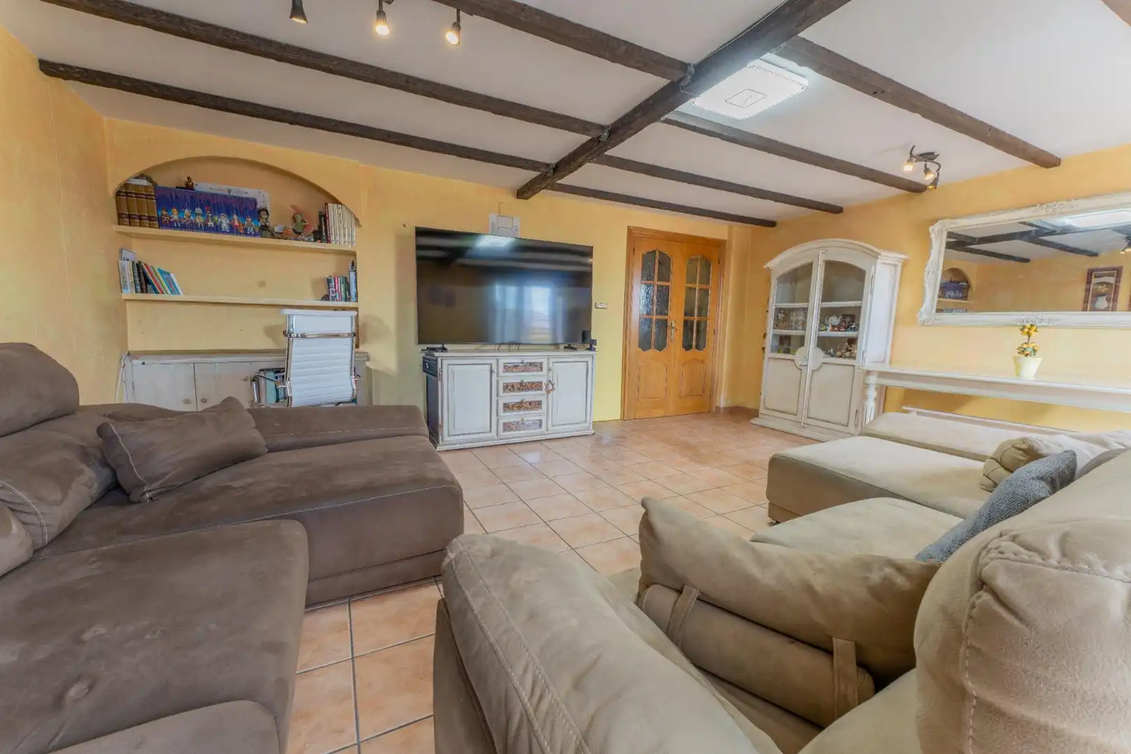 Living room of Flat for sale in Elche / Elx  with Air Conditioner, Furnished and Balcony