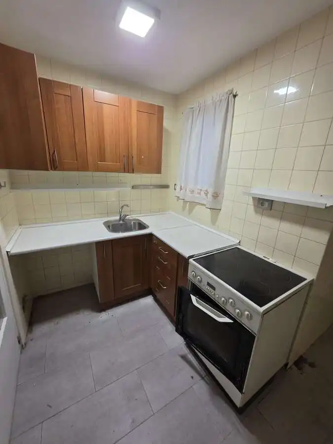 Cocina de Piso en venta en Avilés con Calefacción, Terraza y Trastero