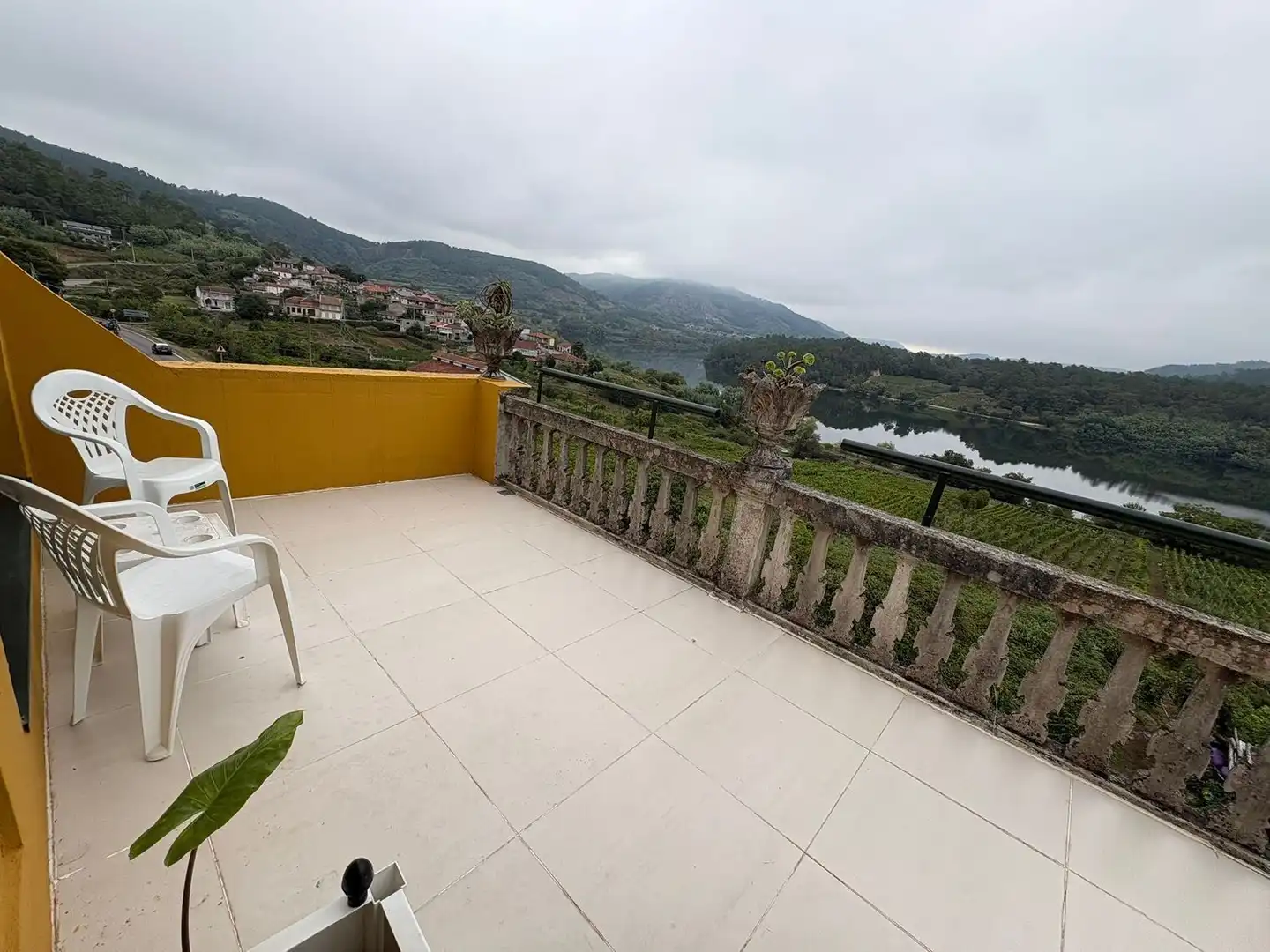 Flat for rent in Cenlle, Ourense