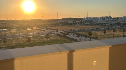 Foto 5 de Piso de alquiler en Avenida Felipe González Márquez, Entrenúcleos, Dos Hermanas