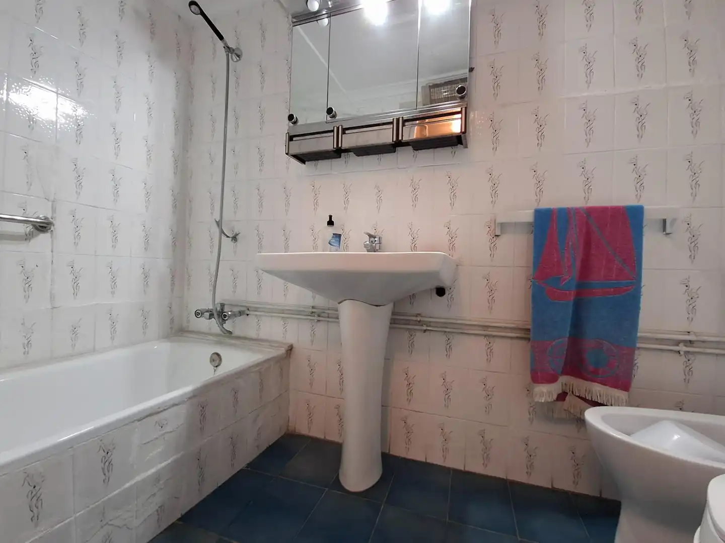 Bany de Casa o xalet en venda en Alzira amb Terrassa i Traster