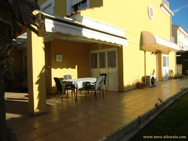 Casa adosada en Venta en Mas Camarena