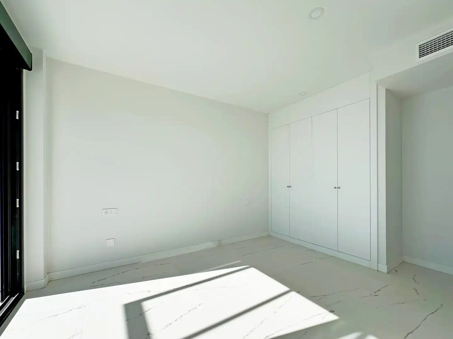 Bedroom of Attic for sale in Casares  with Air Conditioner, Terrace and Storage room