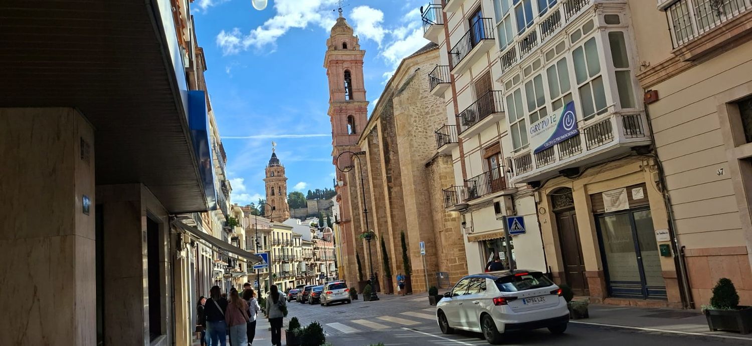 Vista exterior de Local en venda en Antequera