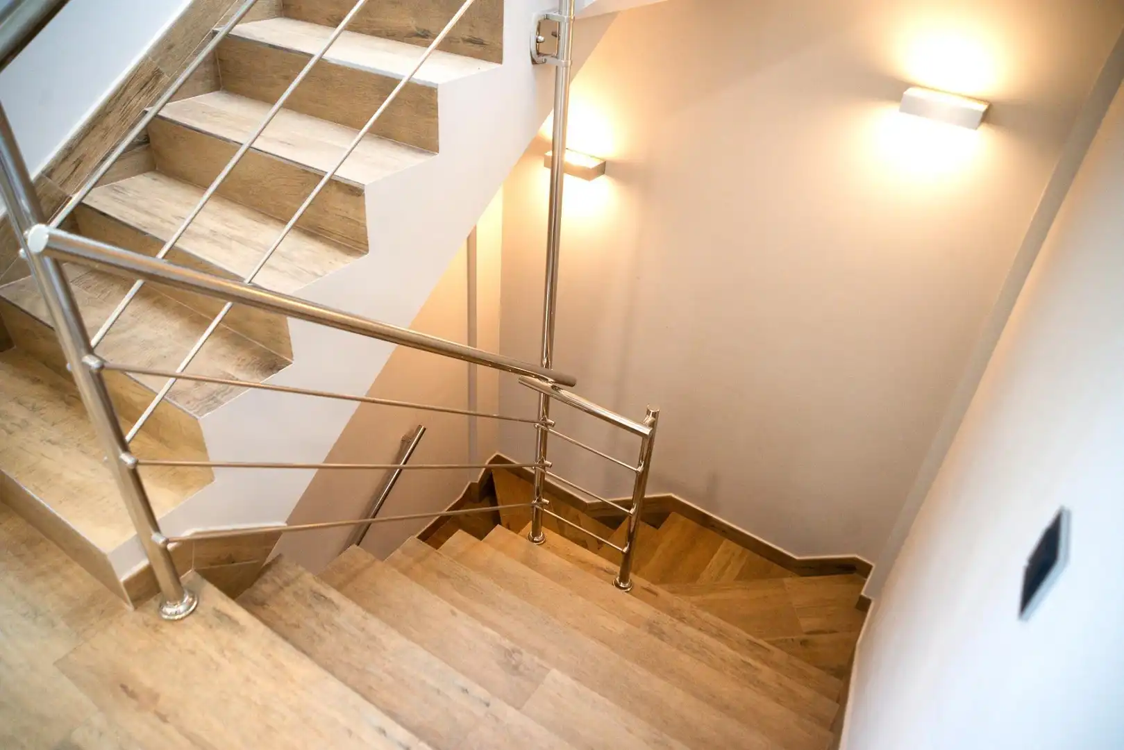 Casa adosada en venta en Camas con Terraza y Trastero