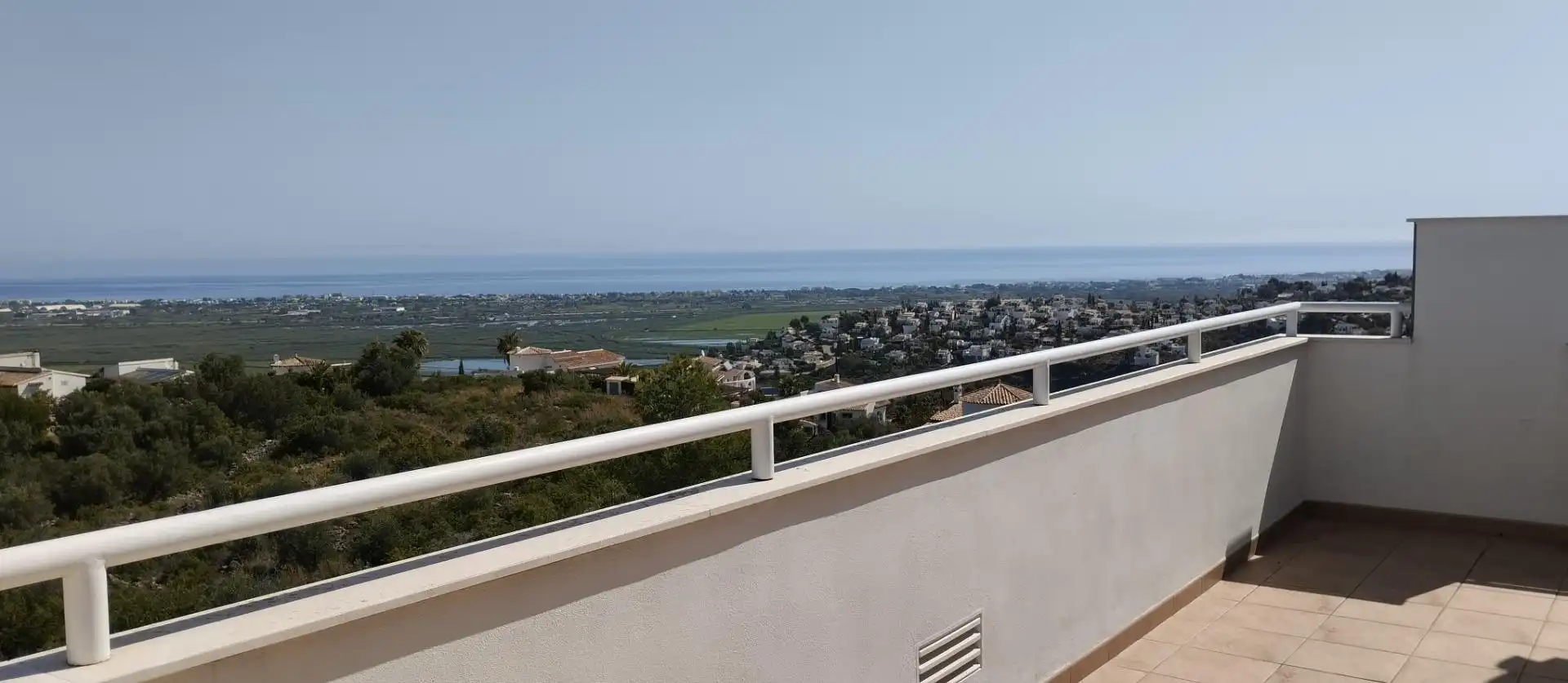Terraza de Piso en venta en Pego con Aire acondicionado, Terraza y Piscina comunitaria