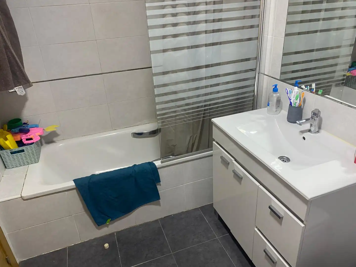 Bathroom of Flat for sale in Ciudad Real  with Air Conditioner, Heating and Storage room