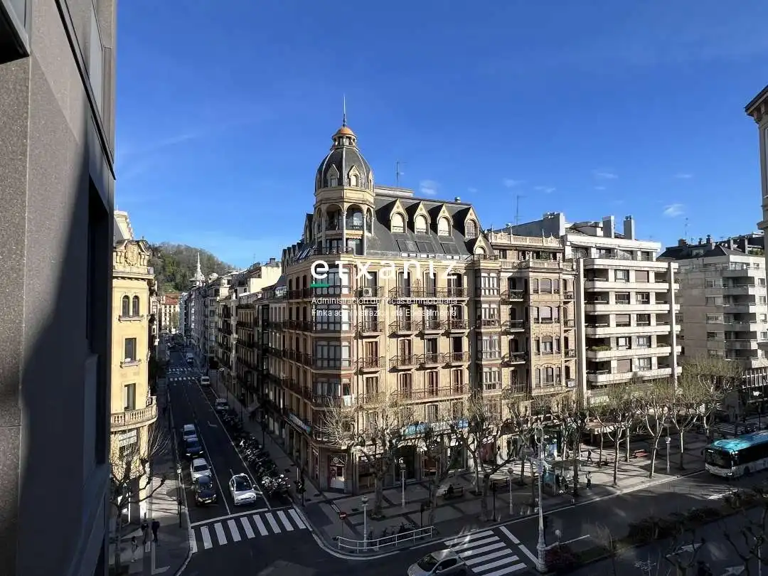 Vista exterior de Piso de alquiler en Donostia - San Sebastián  con Calefacción, Terraza y Horno