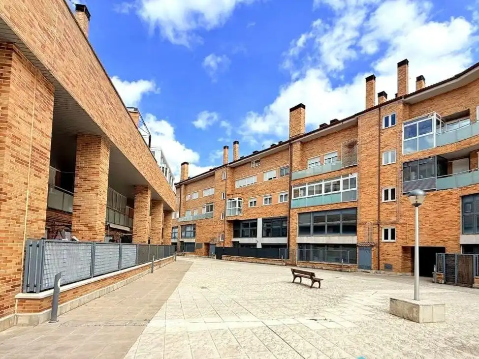 Vista exterior de Dúplex en venda en Ávila Capital amb Terrassa, Piscina i Balcó