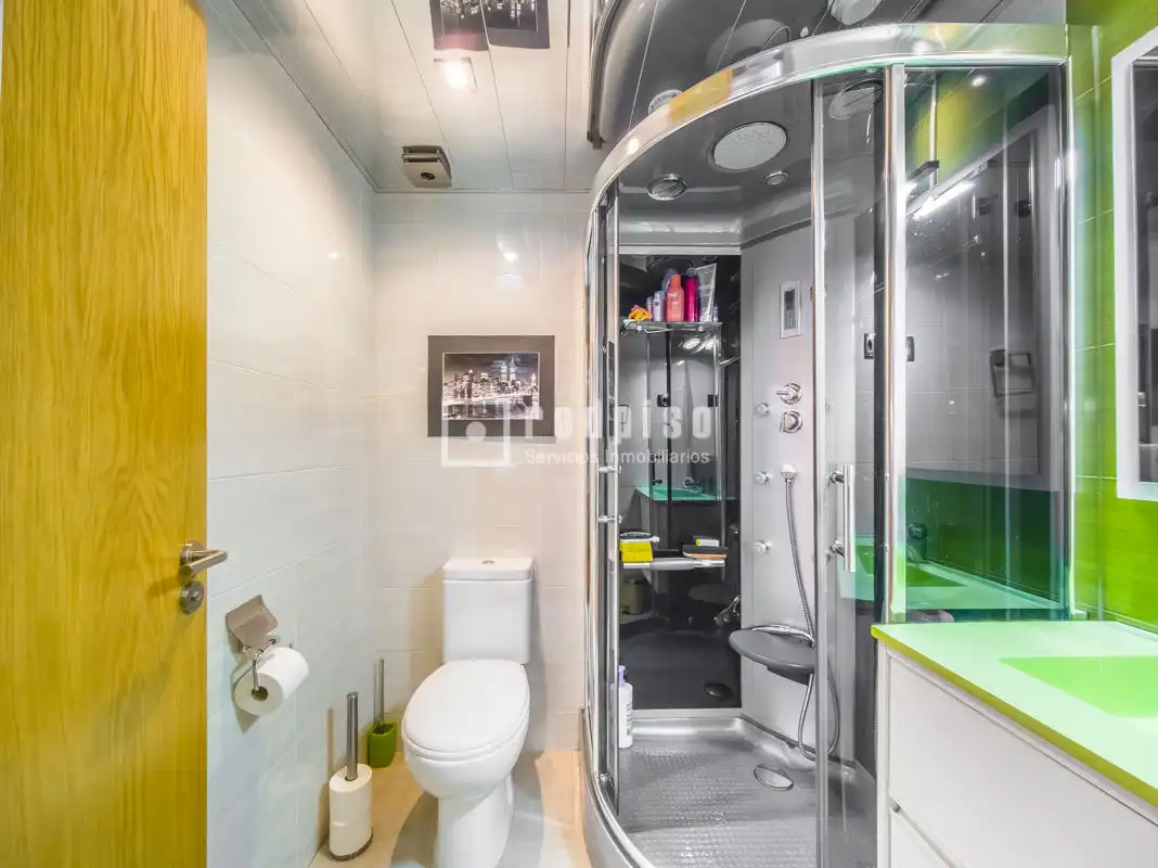 Baño de Piso en venta en Rivas-Vaciamadrid con Aire acondicionado, Calefacción y Jardín privado
