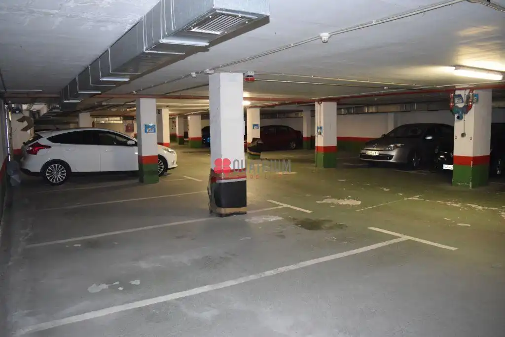 Parking de Local en venta en Santiago de Compostela 