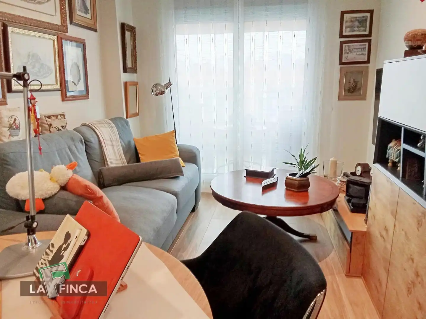 Wohnzimmer von Wohnung zum Verkauf in Oviedo  mit Heizung, Terrasse und Abstellraum