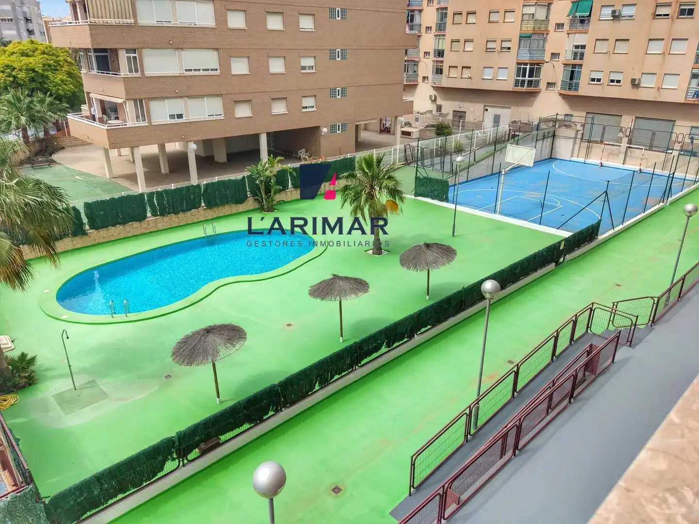 Vista exterior de Piso en venta en Alicante / Alacant con Calefacción, Terraza y Trastero
