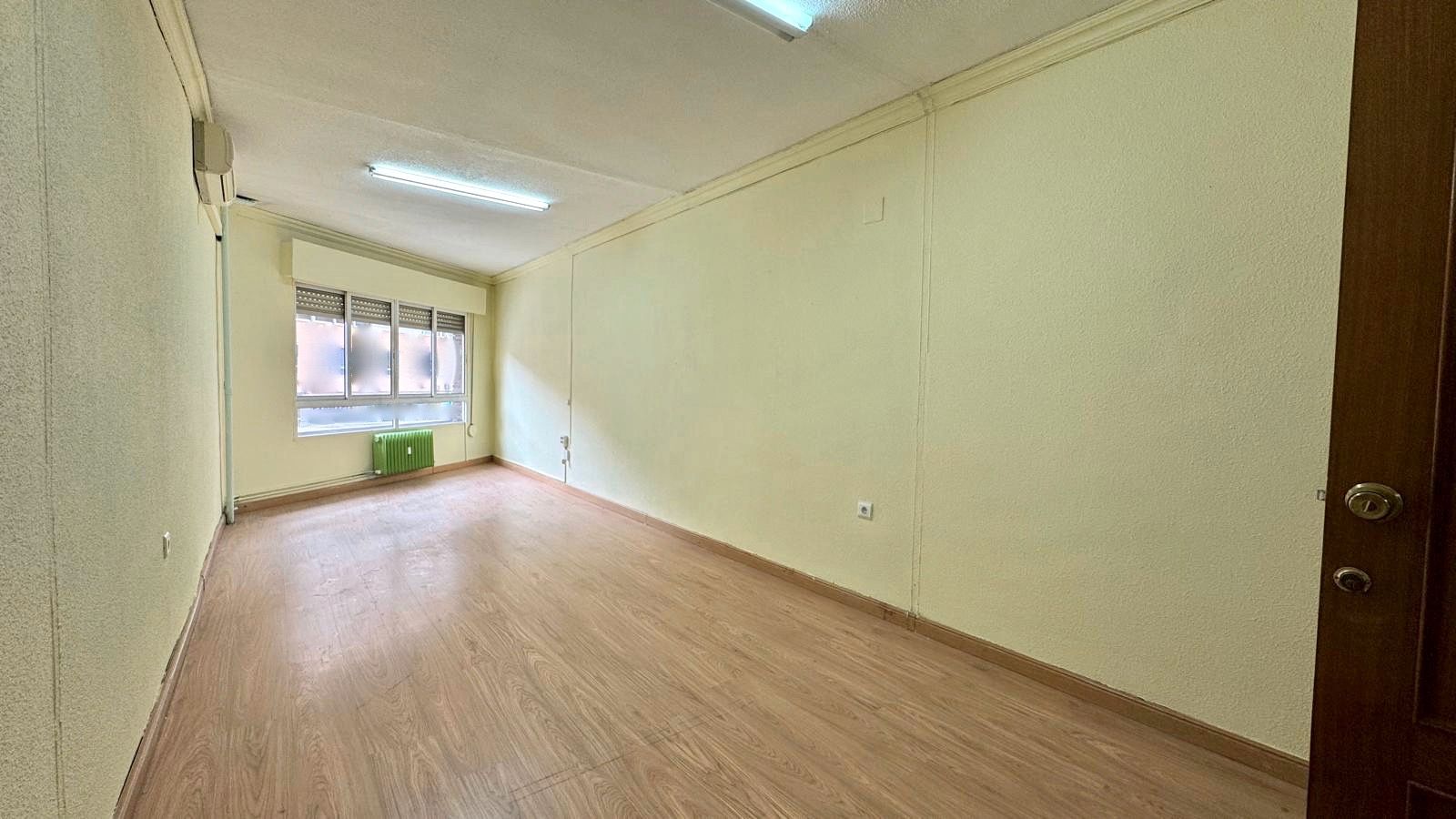 Office for sale in Cáceres Capital  with Air Conditioner and Heating
