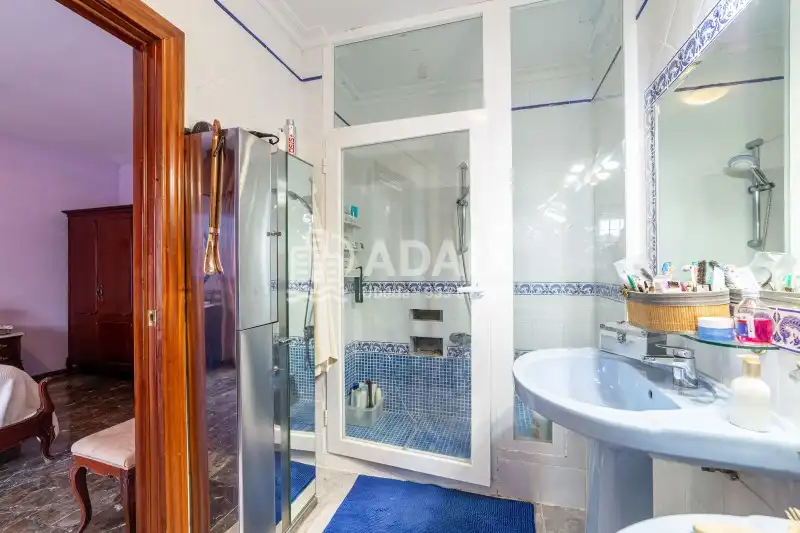 Bathroom of Houses for sale in Úbeda  with Air Conditioner, Heating and Terrace