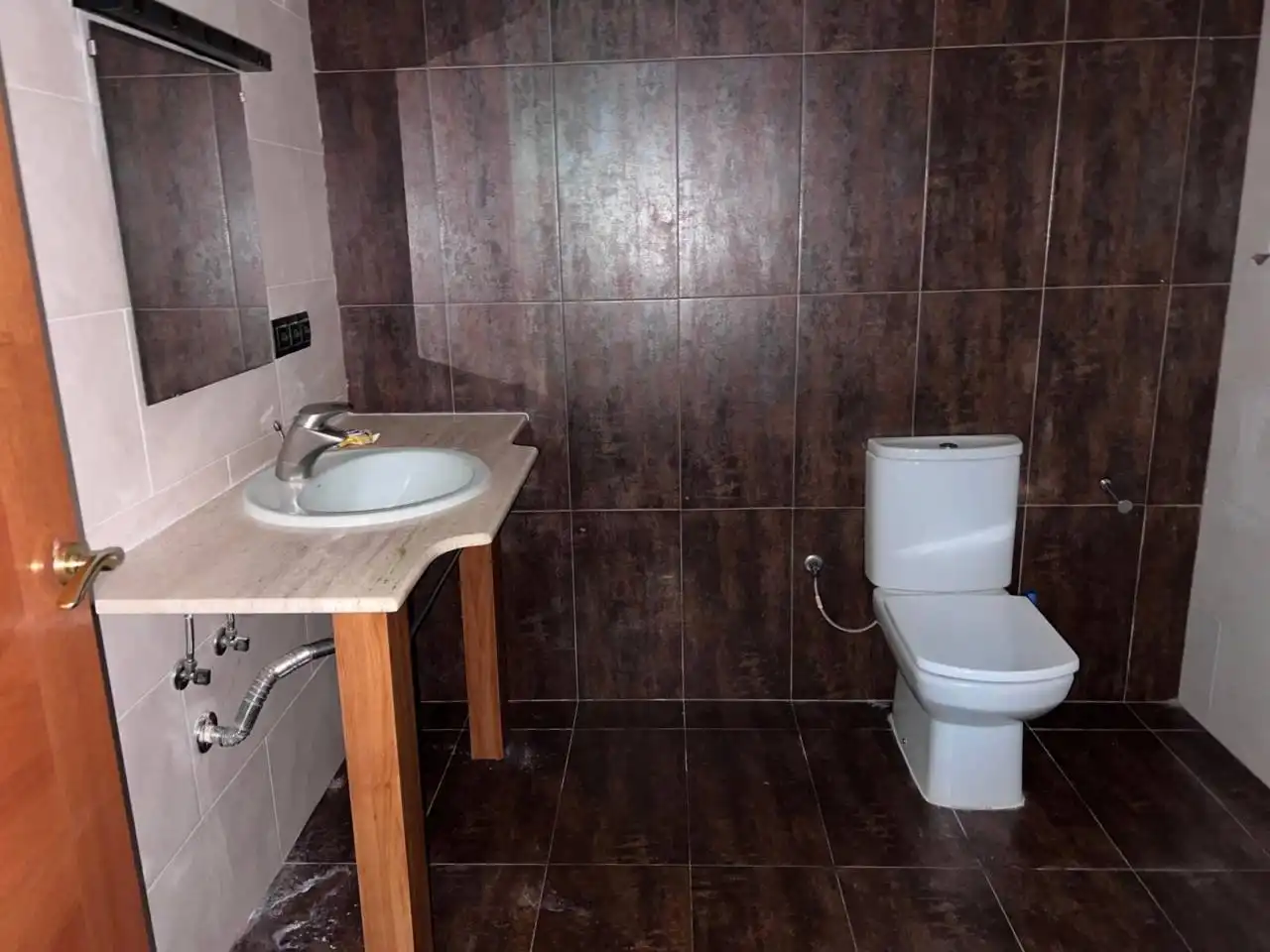 Bany de Casa o xalet en venda en Vilanova del Vallès amb Jardí privat, Terrassa i Piscina