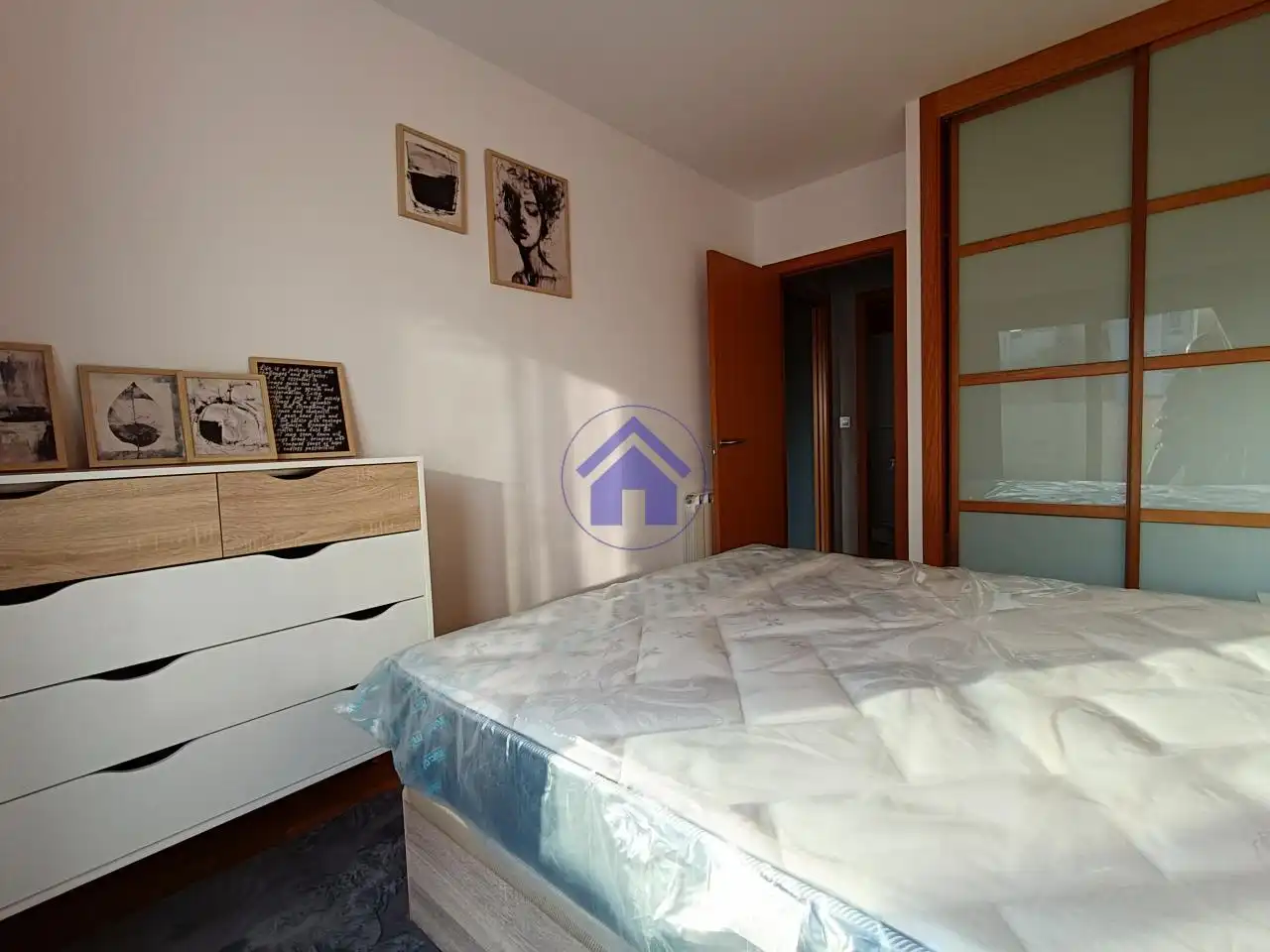 Habitación de Piso de alquiler en Vigo  con Calefacción, Terraza y Piscina