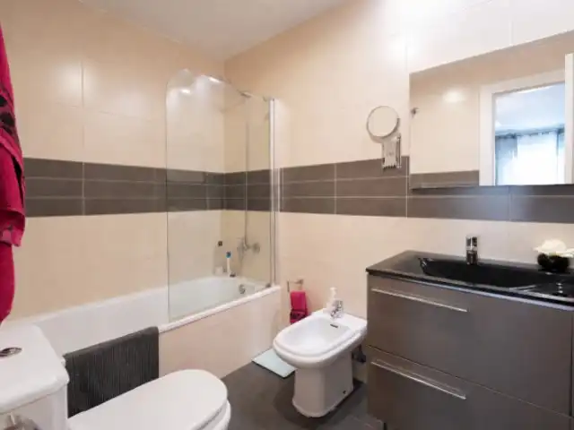 Baño de Piso en venta en Paterna con Aire acondicionado, Calefacción y Terraza