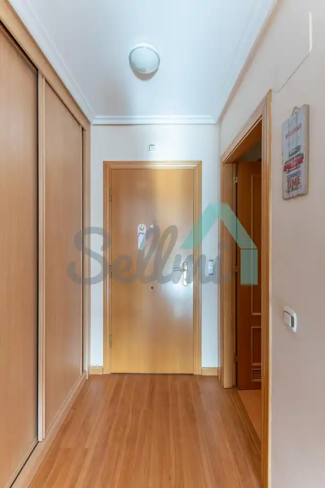 Estudio de alquiler en Avenida de Bruselas, HUCA - La Cadellada