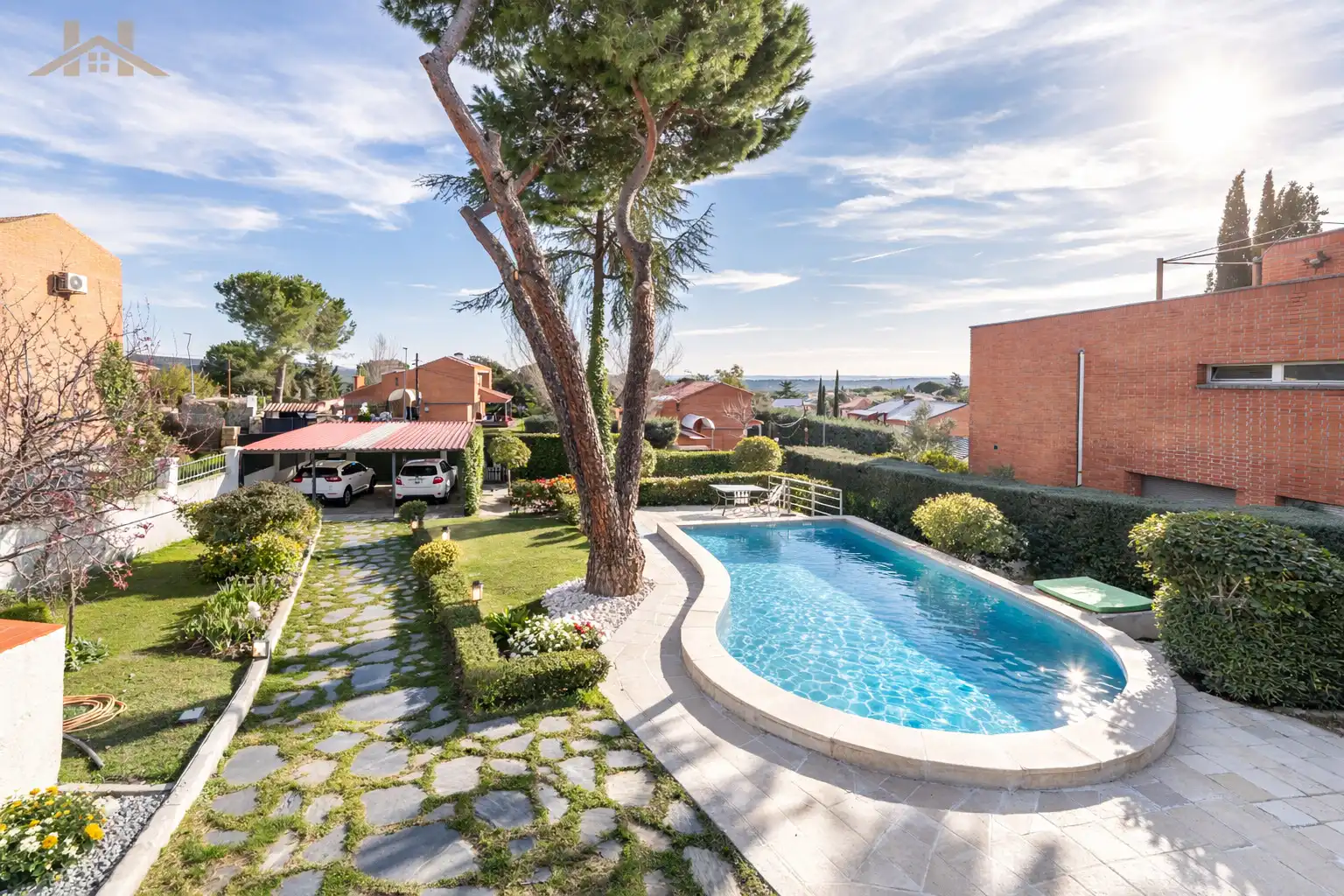 Swimming pool of Houses for sale in Las Rozas de Madrid