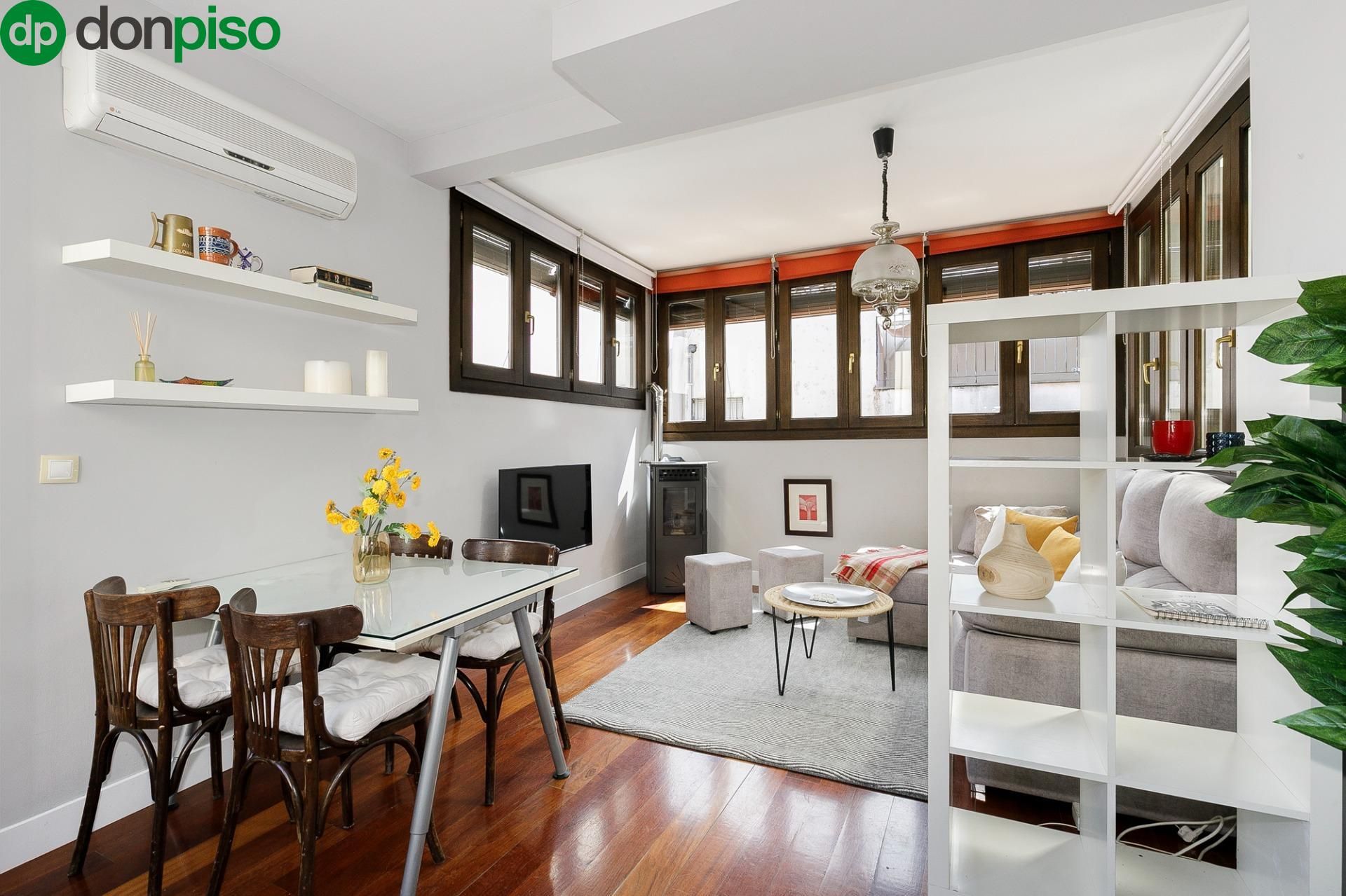 Sala de estar de Ático en venta en  Granada Capital con Aire acondicionado, Parquet y Terraza