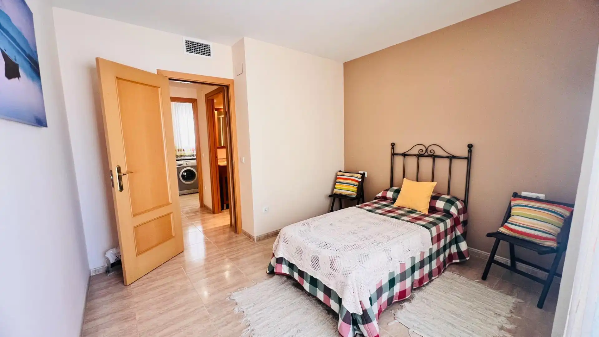 Schlafzimmer von Dachboden zum Verkauf in L'Ampolla mit Terrasse, Möbliert und Alarm