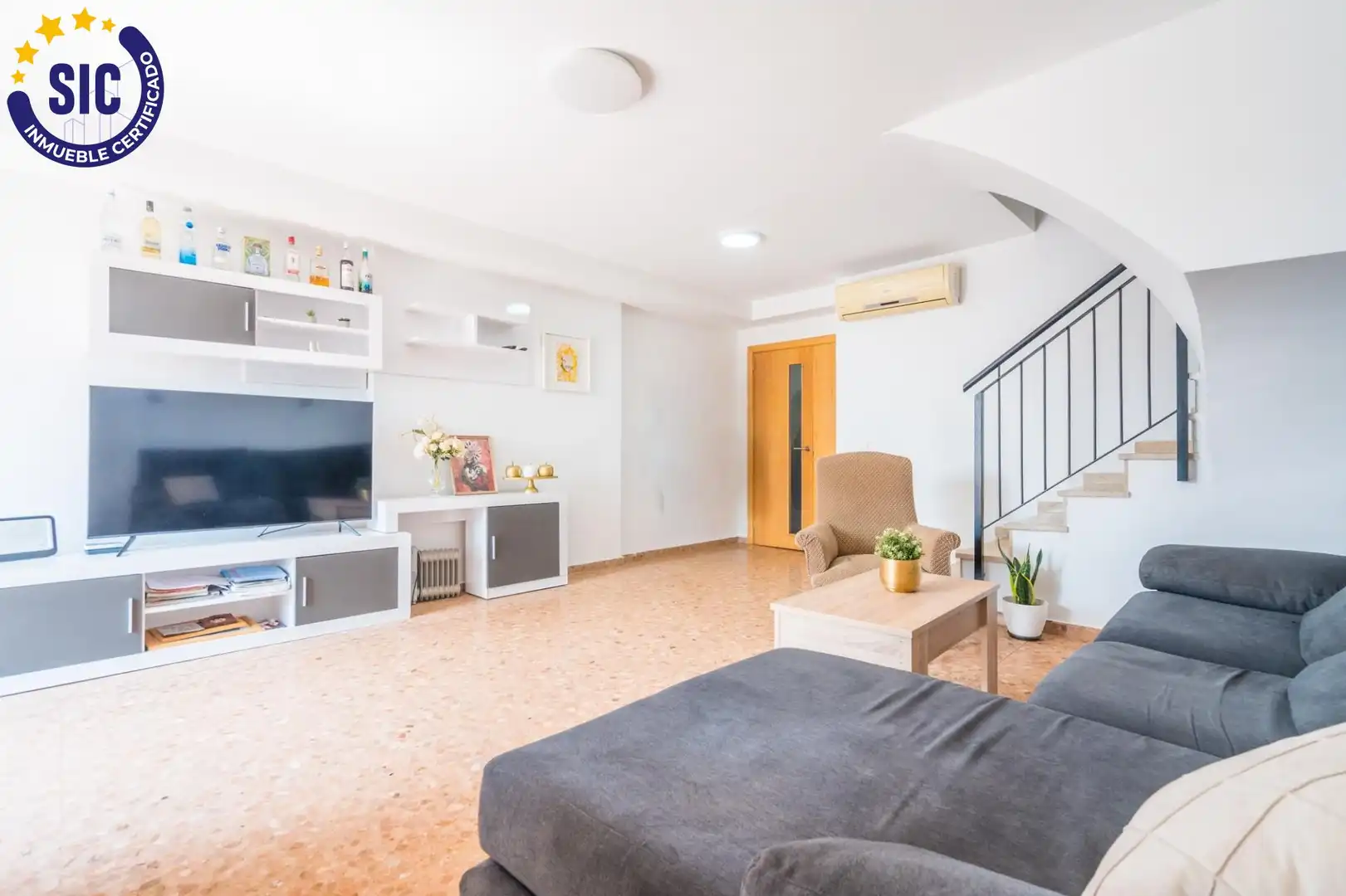 Sala d'estar de Àtic en venda en Riba-roja de Túria amb Aire condicionat, Calefacció i Terrassa
