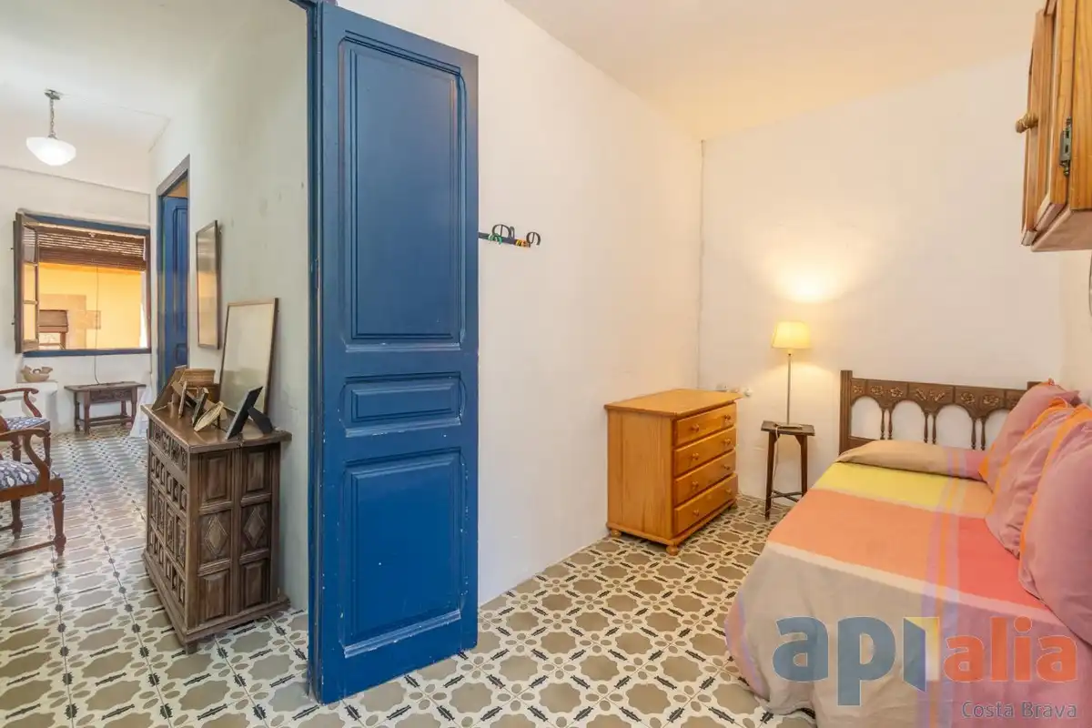 Dormitori de Casa adosada en venda en Begur amb Jardí privat i Moblat