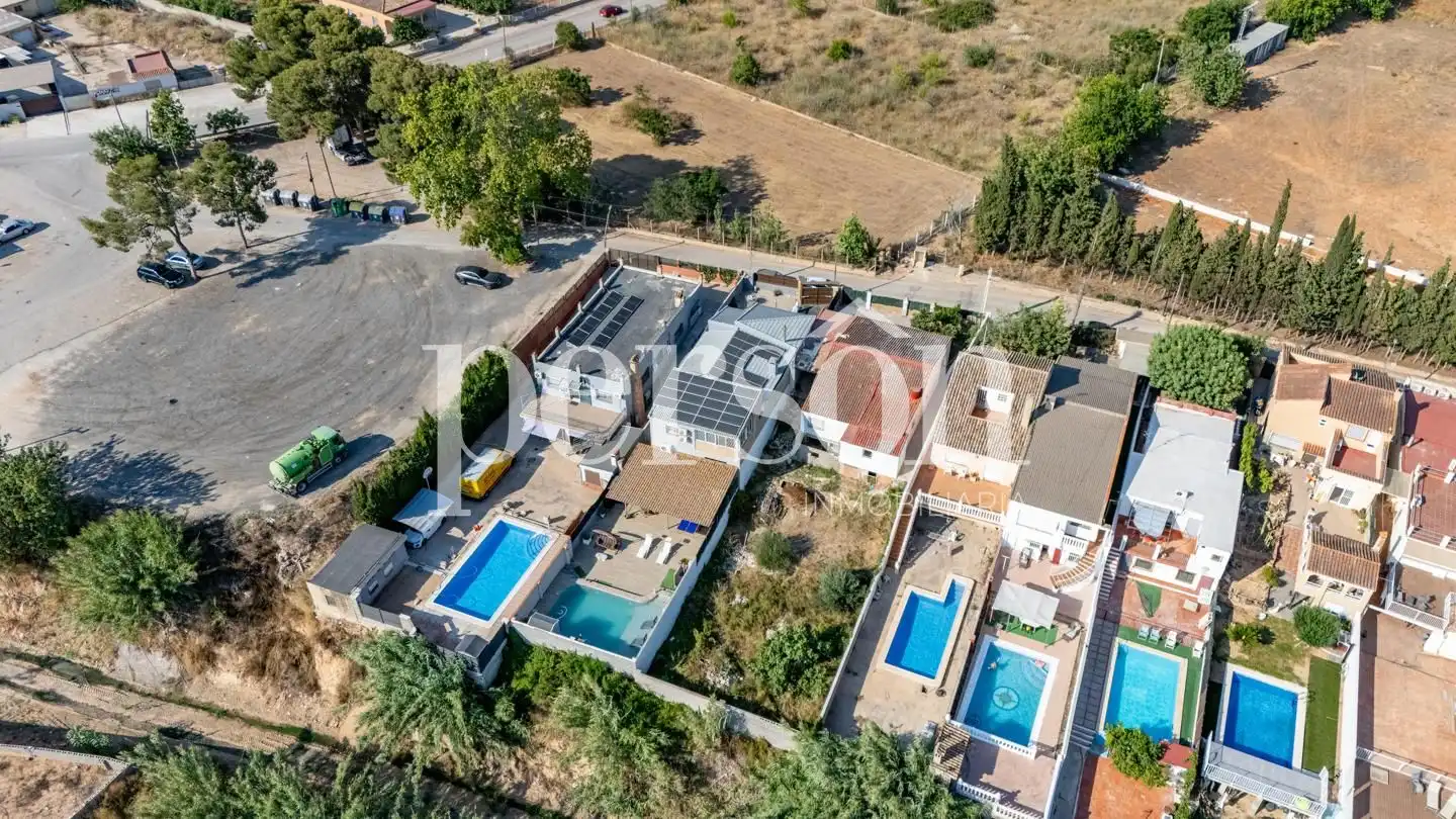 Exterior view of Houses for sale in Torrent  with Air Conditioner, Private garden and Terrace