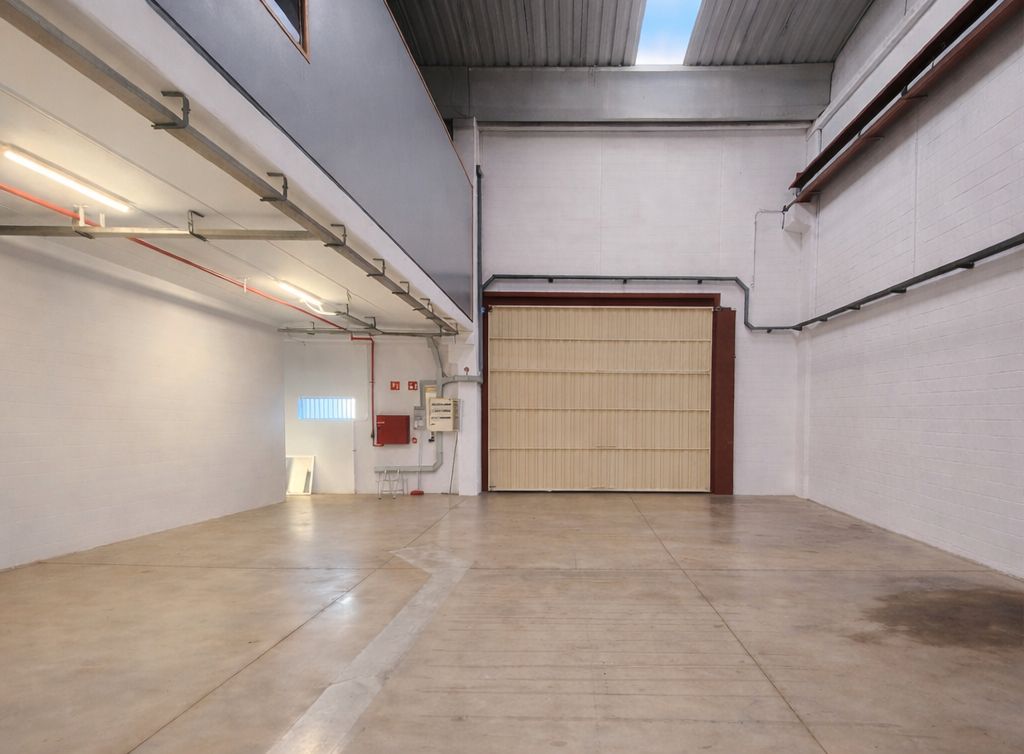 Industrial buildings to rent in Martorell