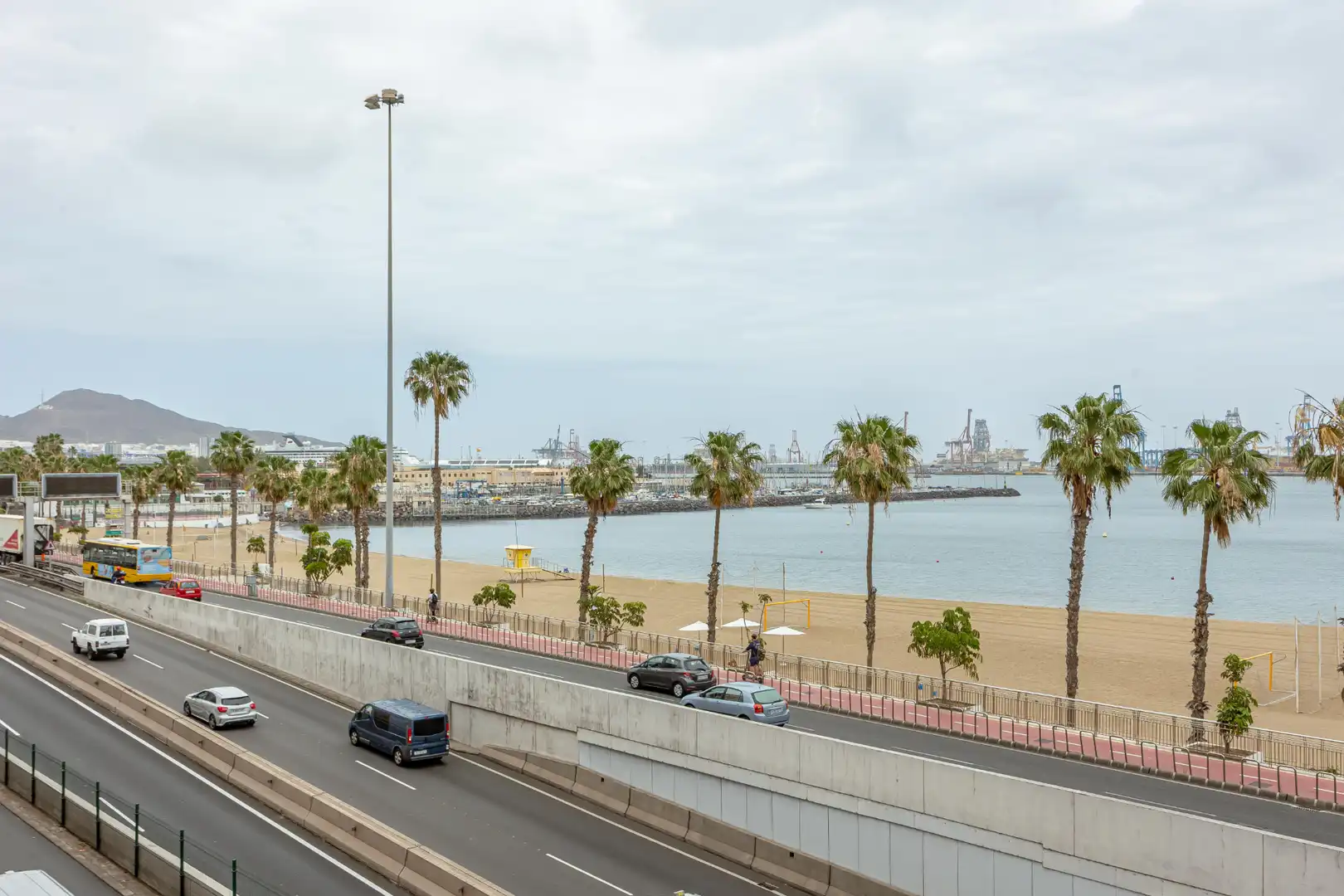 Vista exterior de Pis en venda en Las Palmas de Gran Canaria amb Terrassa, Traster i Balcó